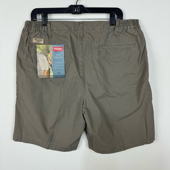 Wrangler Brown Side Elastic Relaxed Fit 100% Cotton Shorts - Picture 2 of 4